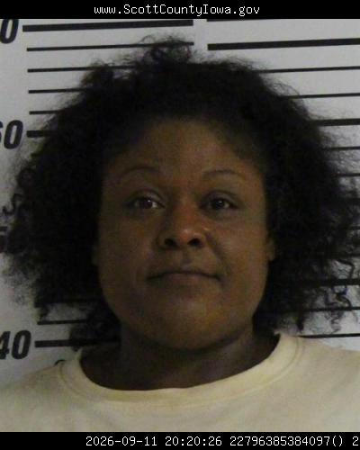 Booking photo of Darnisha Moore
