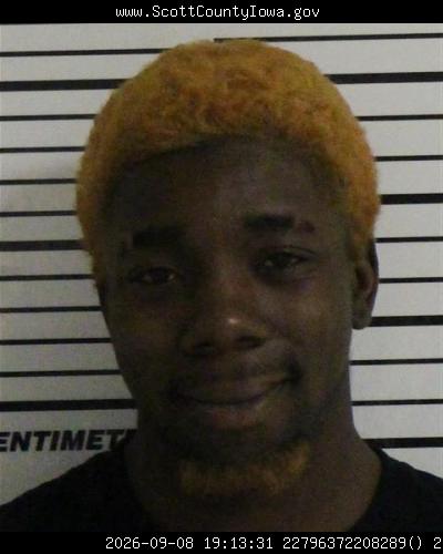 Booking photo of Detarius Smith