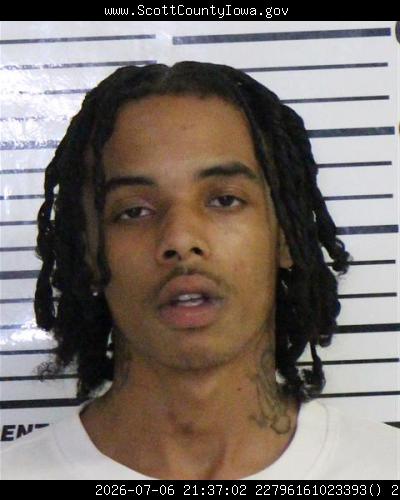 Booking photo of Emonte Anderson