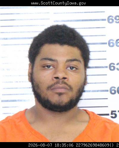 Booking photo of Deronjuante Edwards