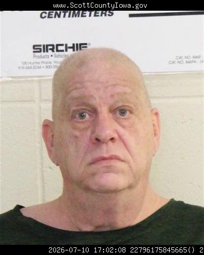 Booking photo of Mark Becker