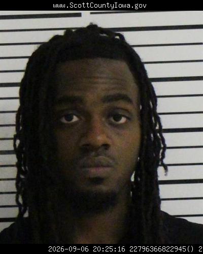 Booking photo of Marquise Smith