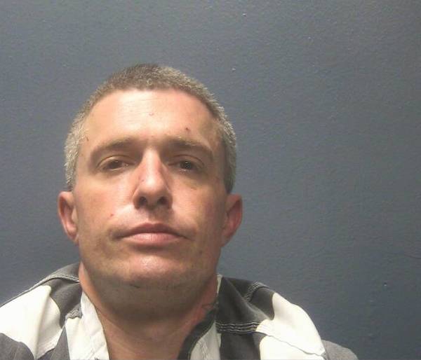 Booking photo of Matthew Mills