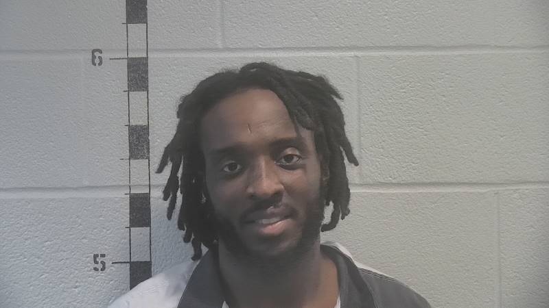 Booking photo of Praiveon Sanders