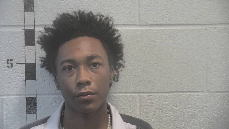 Booking photo of Ayveion Mason