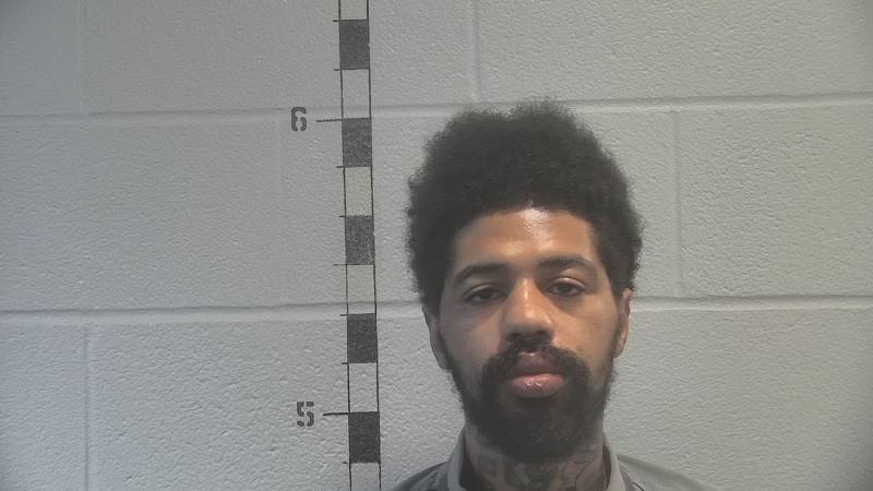 Lai'shawn Thompson booking photo
