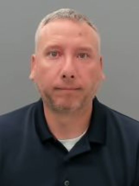 Booking photo of Robert Mills