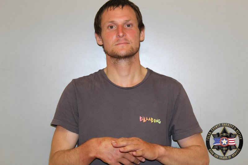 Booking photo of Justin Hart