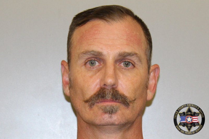 Booking photo of Justin Henry