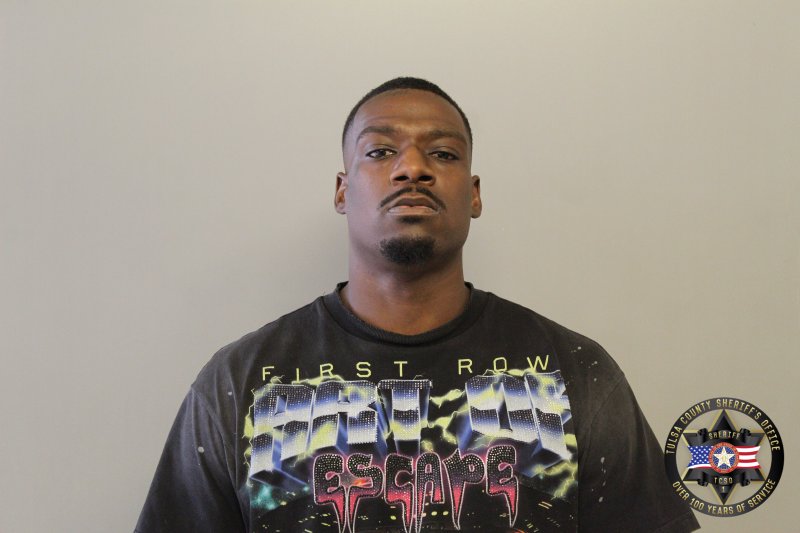 Booking photo of Malik Crews