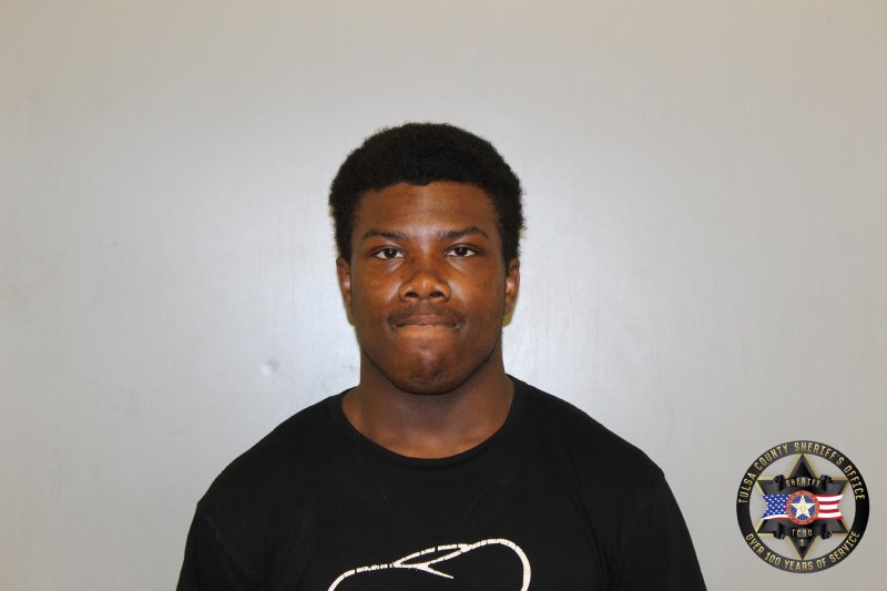Booking photo of Leahndre Moses