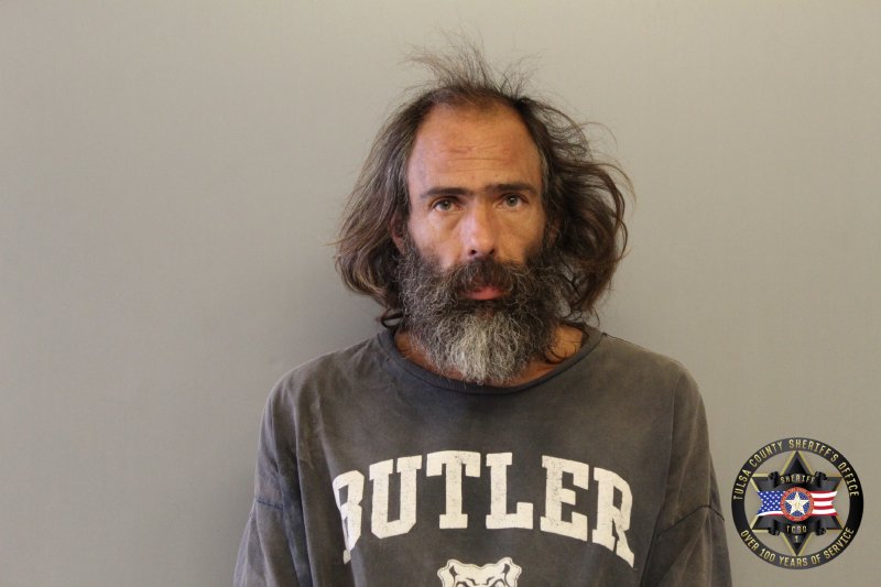Booking photo of Carlos Eaves