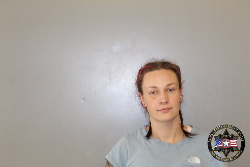 Booking photo of Ellie Carlisle