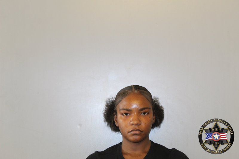 Anttakira Favors booking photo