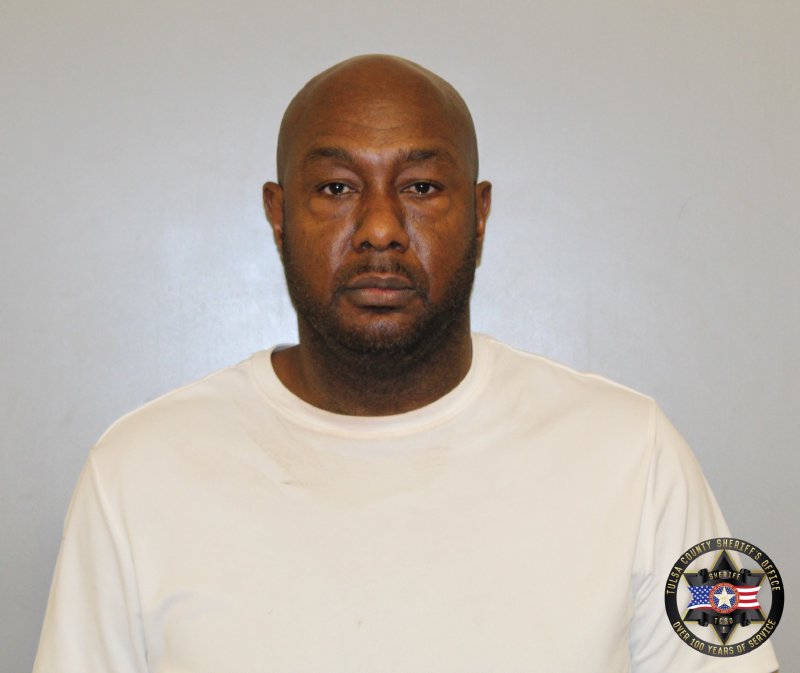 Booking photo of Kelvin Jones