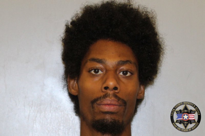 Booking photo of Daquailon Huffman