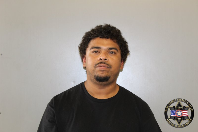 Booking photo of Derrius Luna
