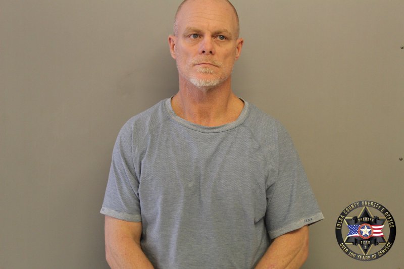 Booking photo of Johnny Leaton