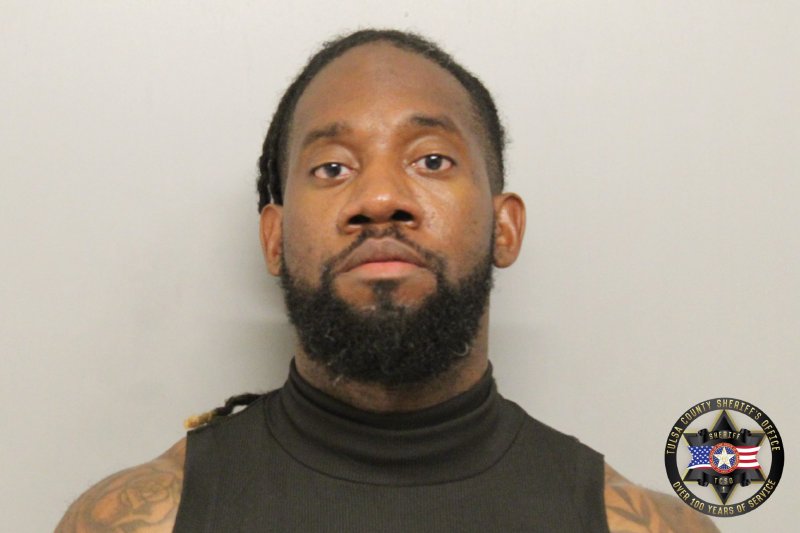 Booking photo of Theshaud Hawkins