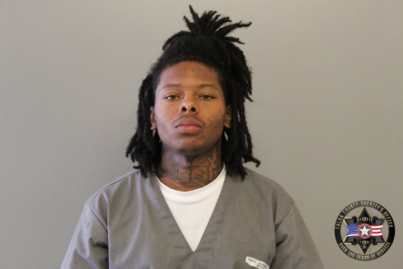 Booking photo of Davion Roberts