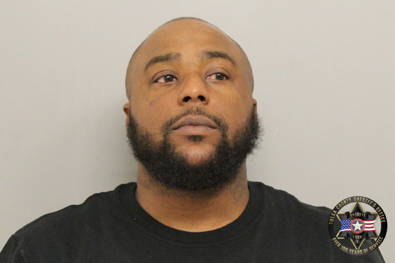 Booking photo of Delmon Adkism