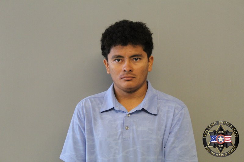 Booking photo of Eblin Flores
