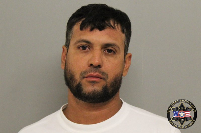 Booking photo of Luis Cruznevarez