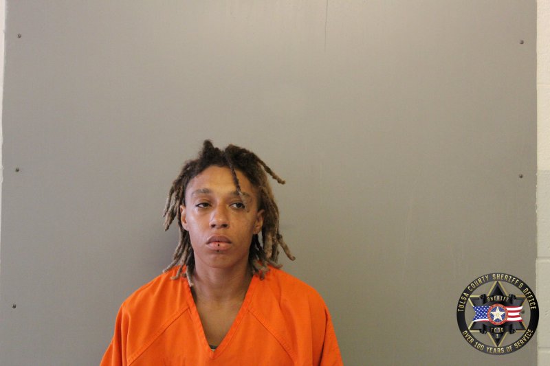 Booking photo of Dlandrea Lewis