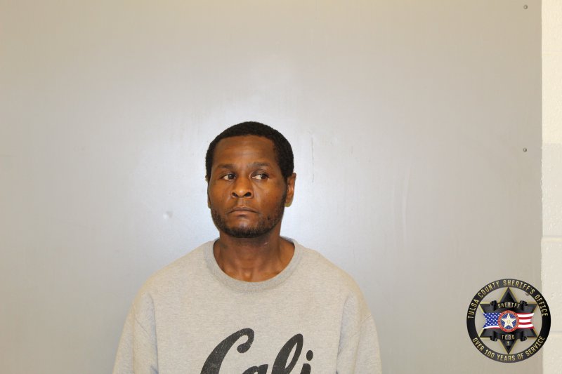 Booking photo of Quinyan Manuel