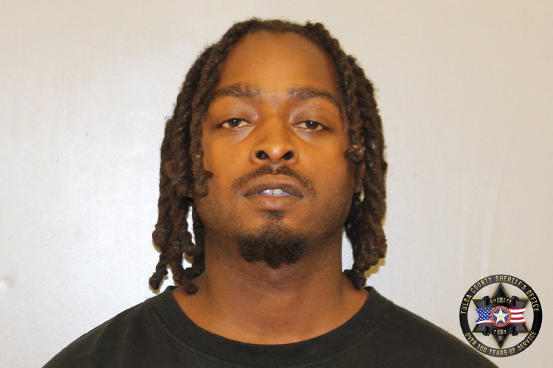 Booking photo of Tayquan Holmes