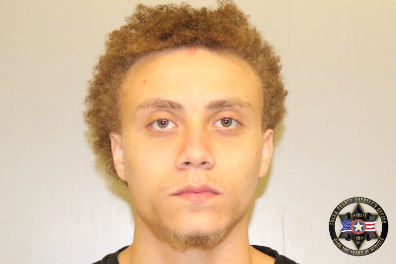 Booking photo of Javius Roberson