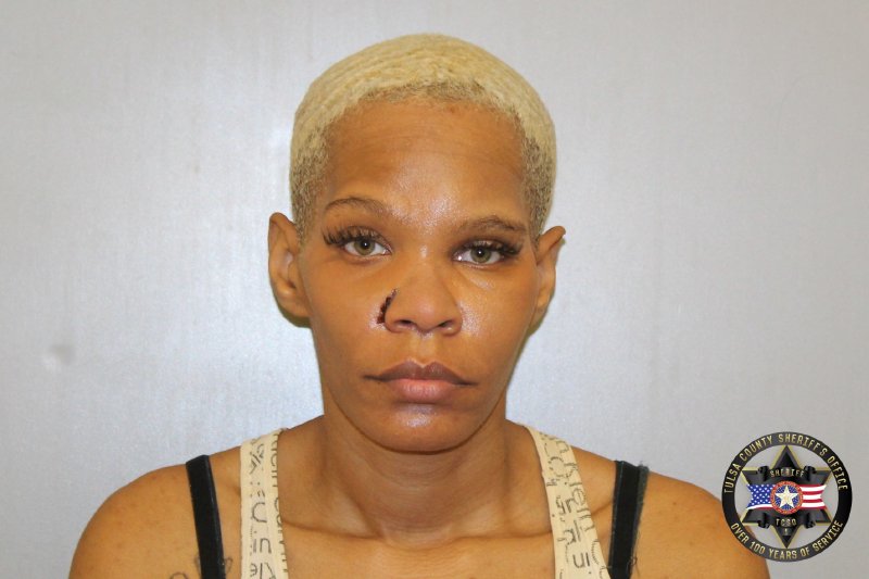 Shanise Harris booking photo