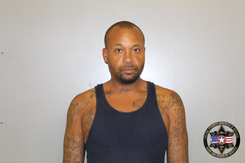 Donico Pettit booking photo