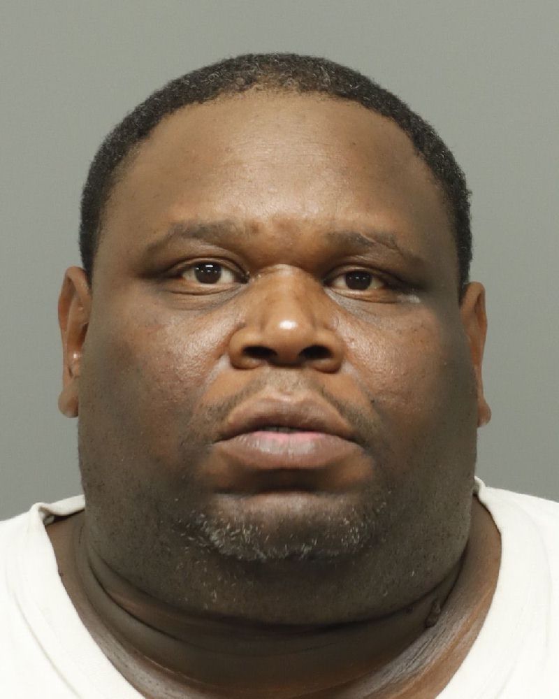 Booking photo of Robert Mitchell