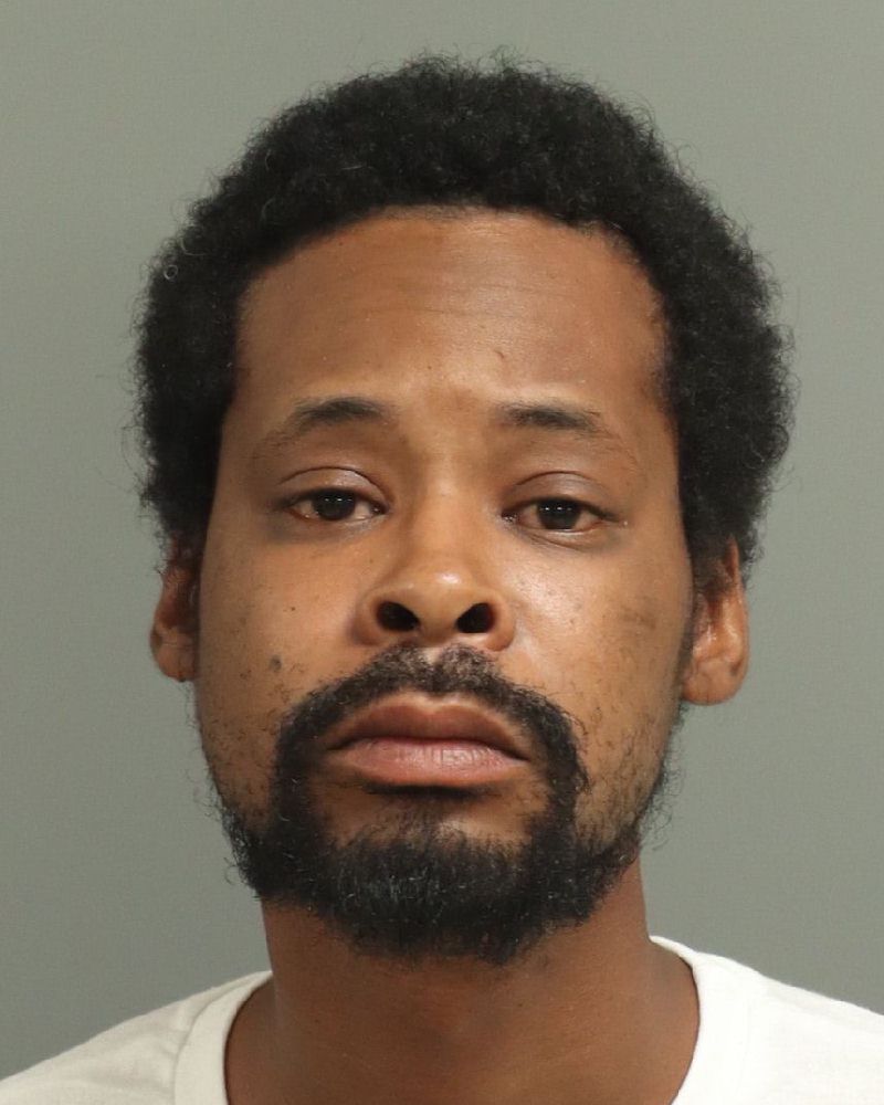 Booking photo of Savion Barnes