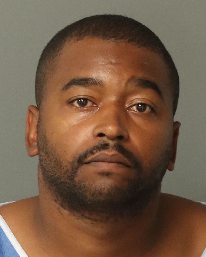 Booking photo of Lamar Crump