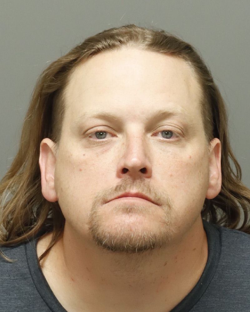 Booking photo of Travis Seamster