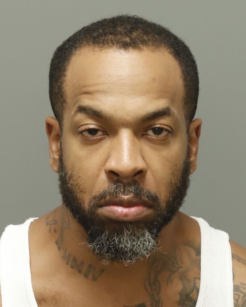 Booking photo of Nahshon Rogers