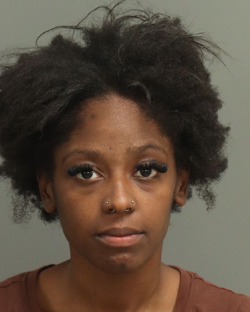 Booking photo of Keyshara Deans