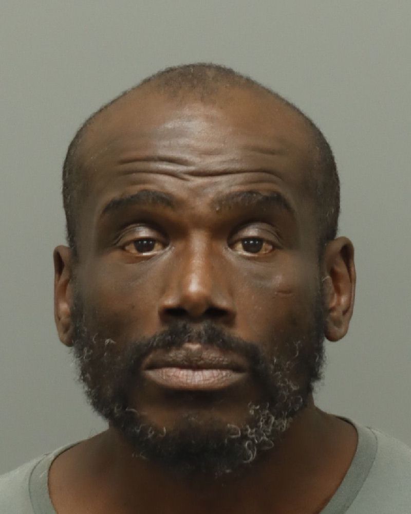 Booking photo of Thaddeus Holmes