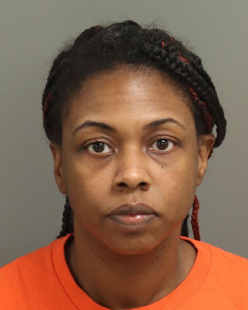 Booking photo of Shawntia Lee-dodson