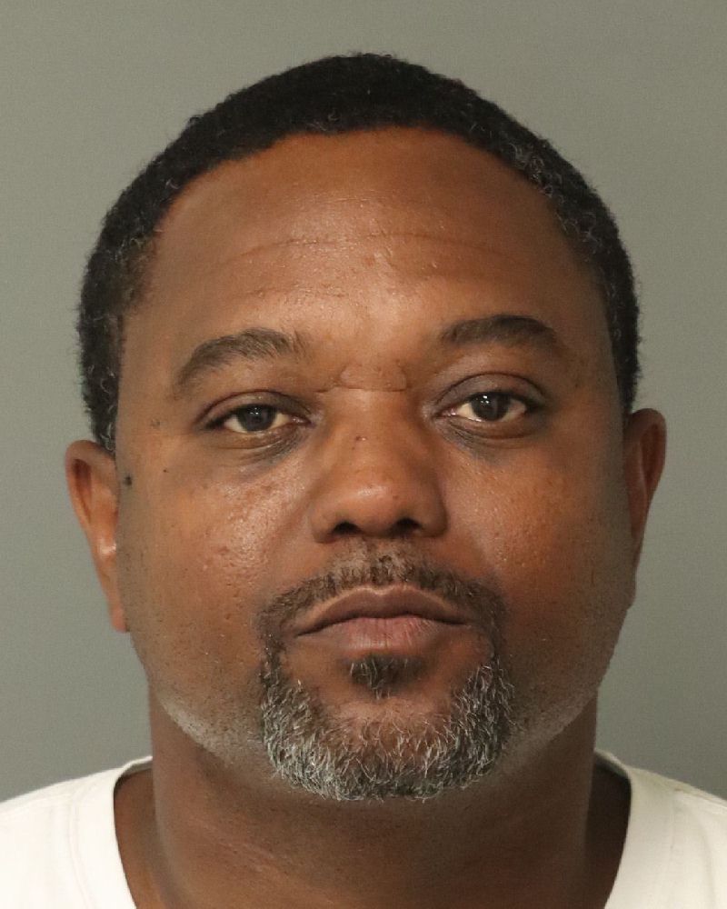 Booking photo of Derick Robertson