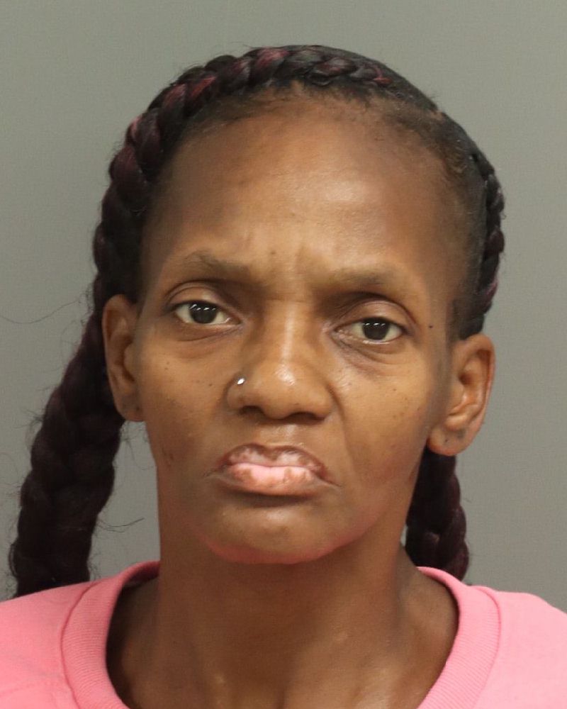 Booking photo of Keyona Leathers