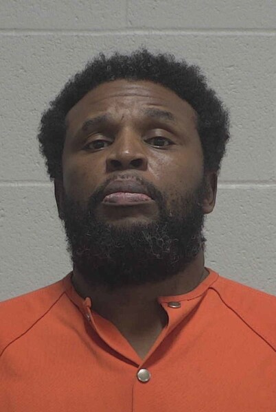 Booking photo of Robert Mabial