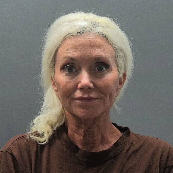 Booking photo of Lisa Thearle