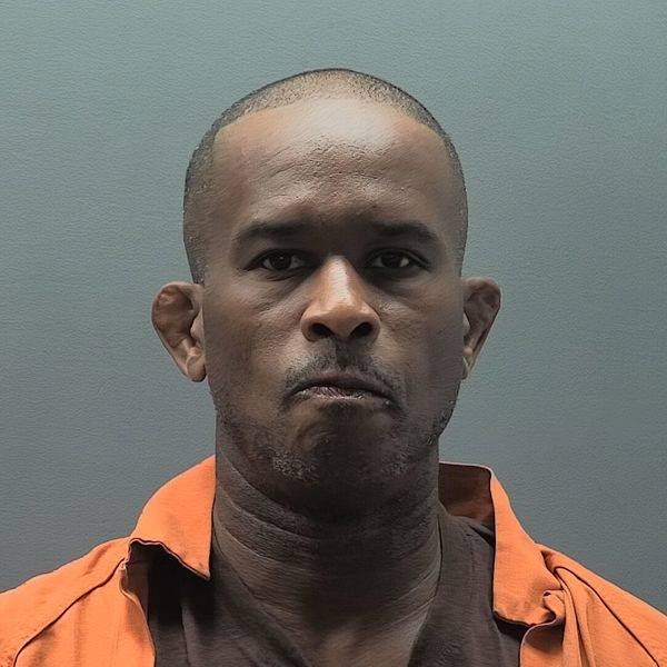 Booking photo of Levert Veal