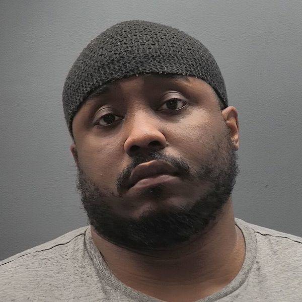 Booking photo of Deonte Davis