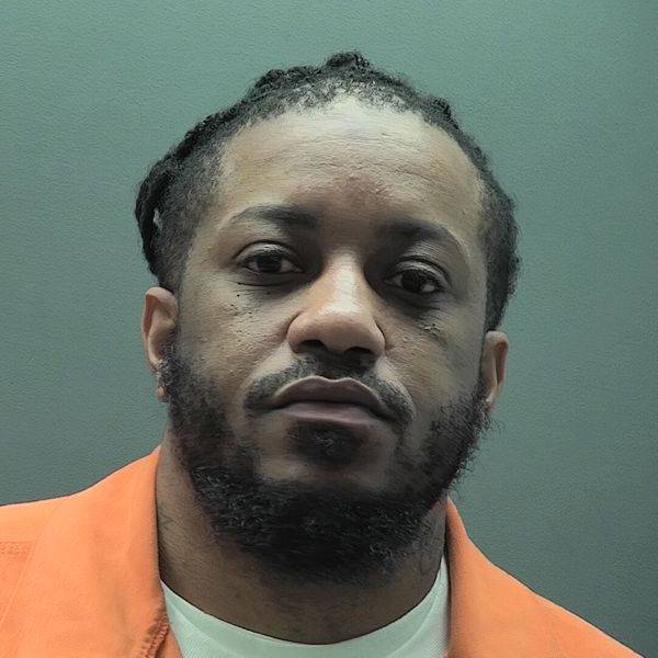 Booking photo of Savioue Fuller