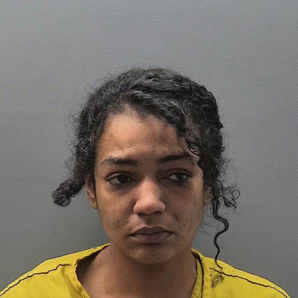 Booking photo of Lenisha Hinkley-roop